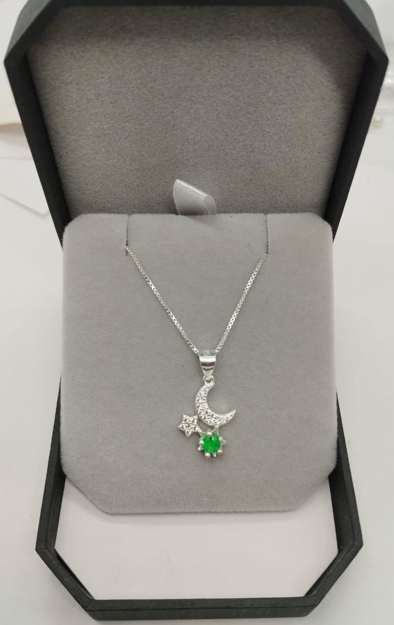 Cadena en Plata 925 con Dije de Luna y Esmeralda Colombiana