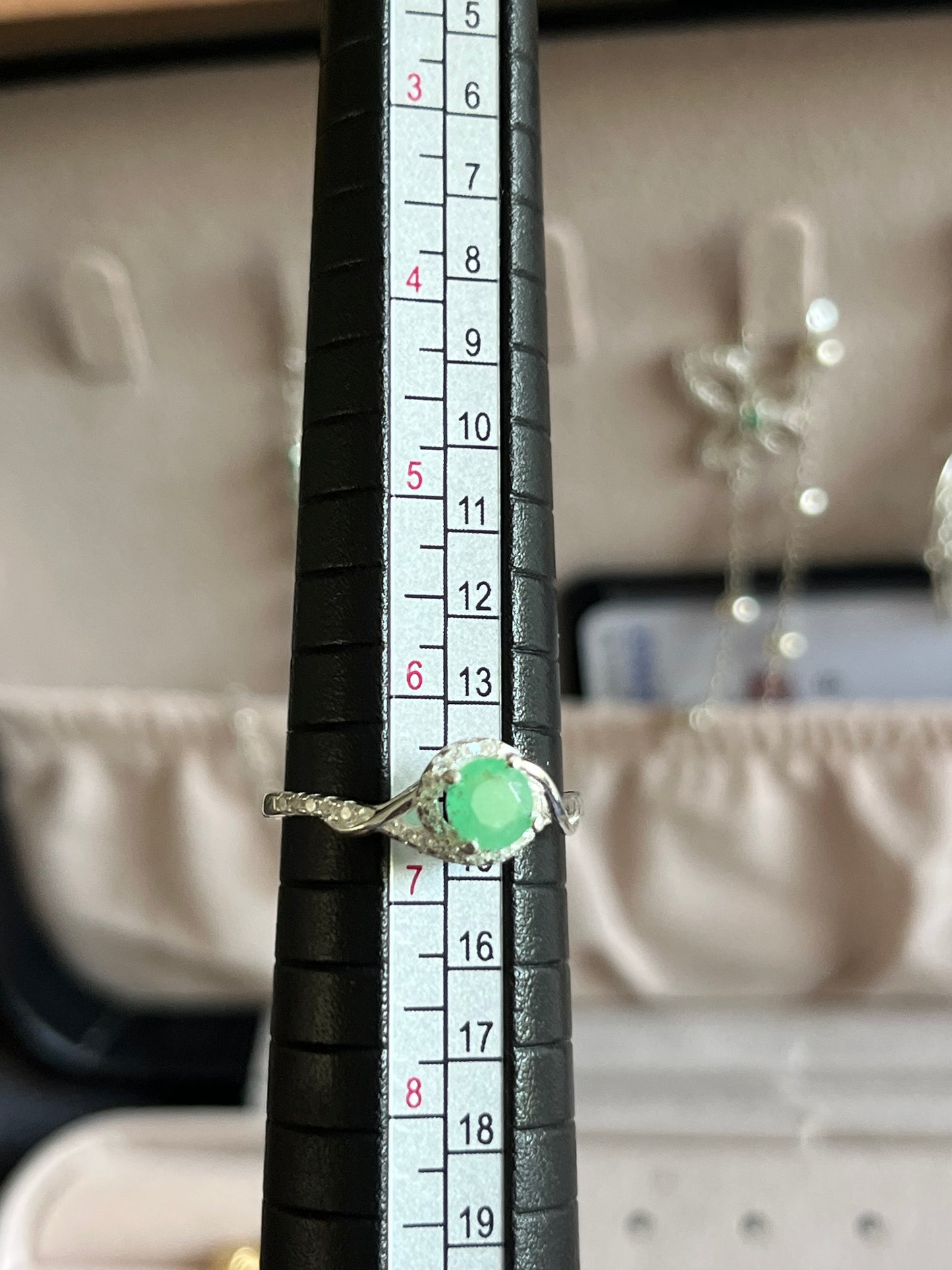 Anillos en Plata 925 con Esmeralda colombiana – Tallas de la 5 a la 7 y Diseños Variados