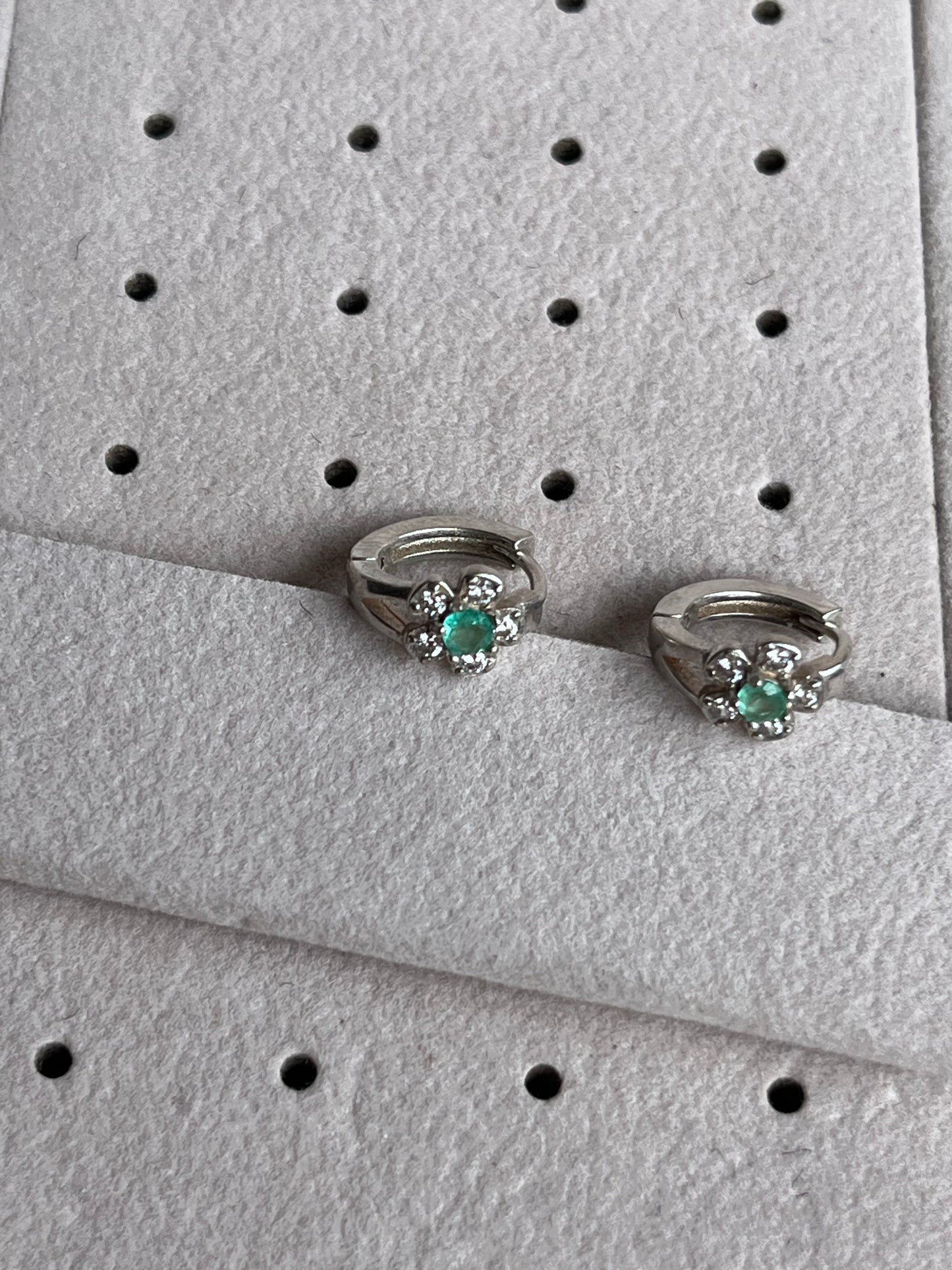 ¡Hermosas Candongas en Plata 925 con Esmeralda – Para Dama o Niña!
