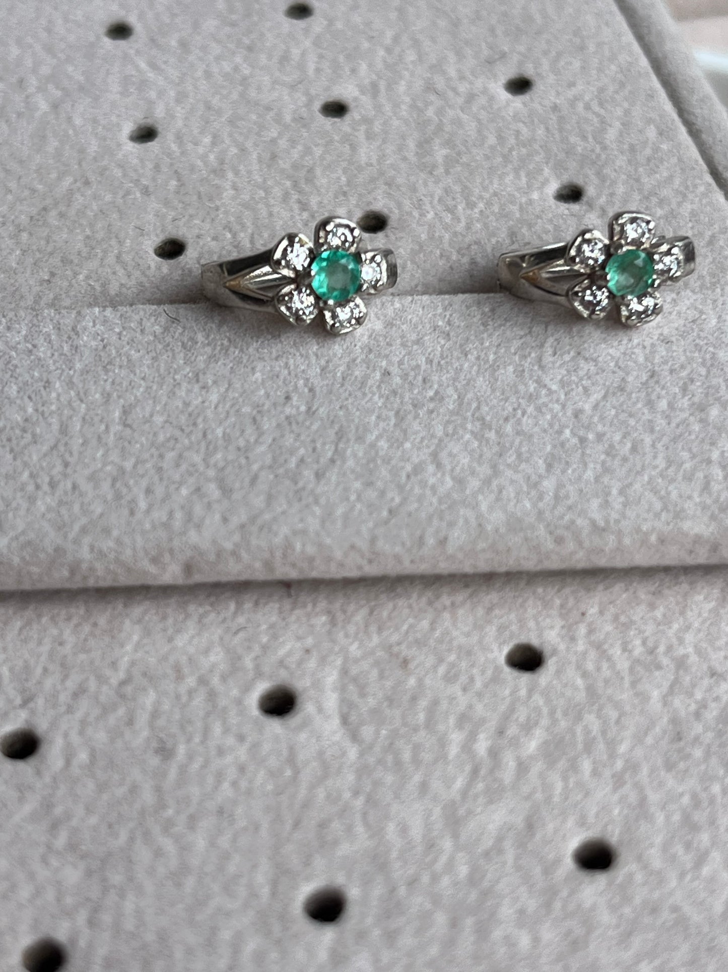 ¡Hermosas Candongas en Plata 925 con Esmeralda – Para Dama o Niña!